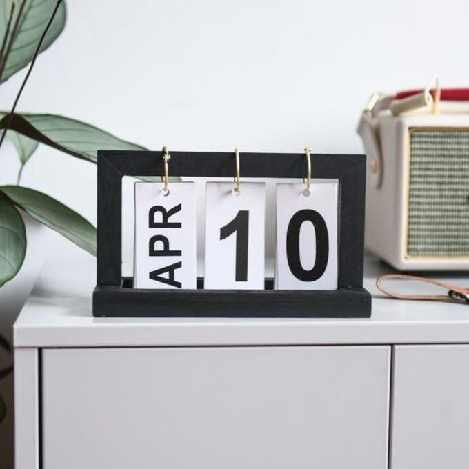 

Kalender Kamar Tidur Minimalis Modern / Table Calender 1202/9 Co