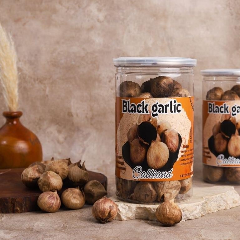 

Black Garlic Jumbo 500grm / Bawang Tunggal Hitam Jumbo 500grm