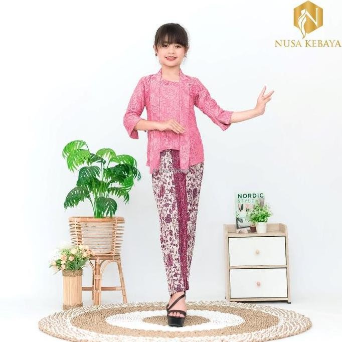 Setelan Kebaya Kutubaru Anak Set Rok Plisket Batik  / Baju Kebaya Anak Perempuan Umur 3 4 5 6 7 8 9 