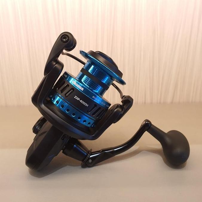 // Reel Okuma Azores XP ZXP4000H //