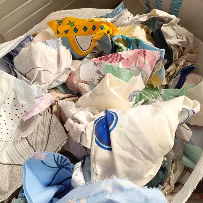 Kain Perca Bermacam Motif Sisa Potongan Sprei Kain Kerajinan Kiloan Serbaguna murah