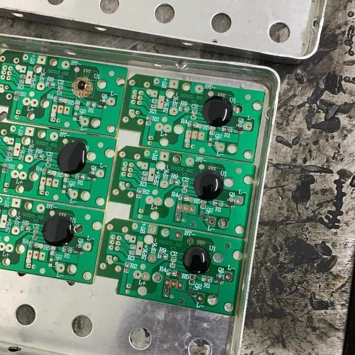 

Epoxy Cor Komponen Elektrik Epoxy Potting Dan Casting Untuk Proteksi Pada Komponen Elektronik Resin