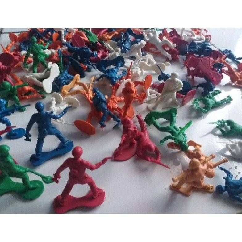 Mainan Tentara Plastik Isi 100 Pcs AST