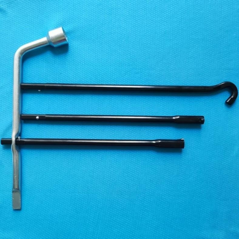 Handle Dongkrak / Pemutar Dongkrak Original Bebas Karat untuk Mobil Fortuner / Innova / Hilux