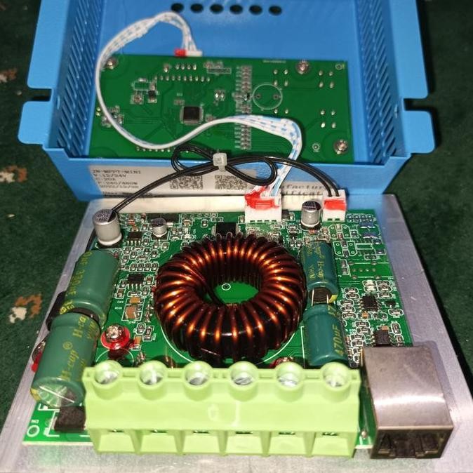 SCC MPPT 20A JNGE WiFi ready solar charge controller