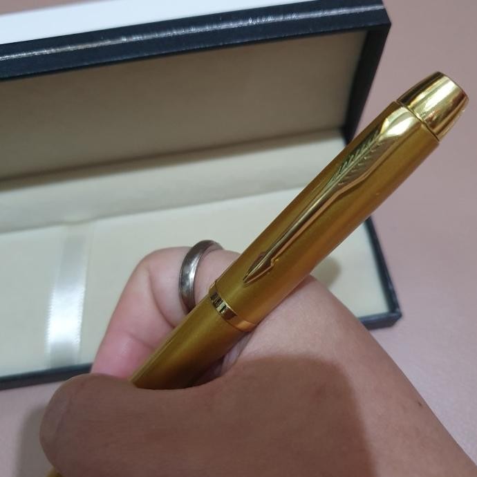 

Pulpen Parker Sonnet Tw Full Gold Klip Emas Free Grafir Nama Stok Terbatas