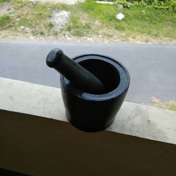 Lumpang Batu Kali Super Halus 16Cm + Alu