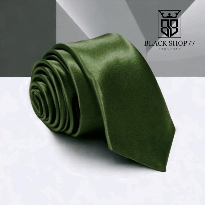 Dasi Pria Panjang Satin Polos Hijau Lumut 3 Inchi 8 Cm