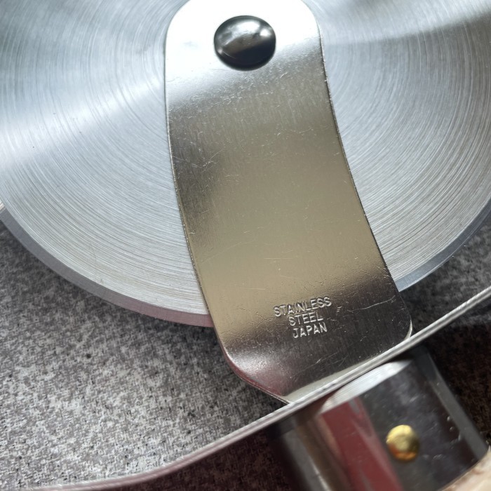 KANETSUNE SEKI ROUND PIZZA CUTTER MADE IN JAPAN