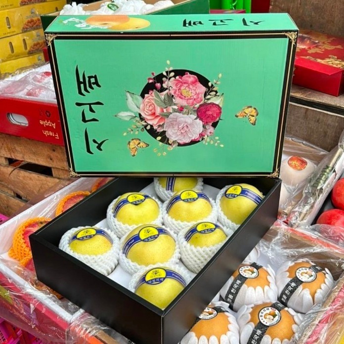 

BUAH PEAR SINGO GIFT IMLEK PER BOX FRESH