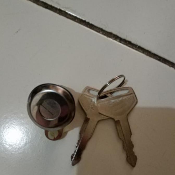 Promo kunci cover plat tutup tangki bensin Toyota Starlet kapsul ep80 COD