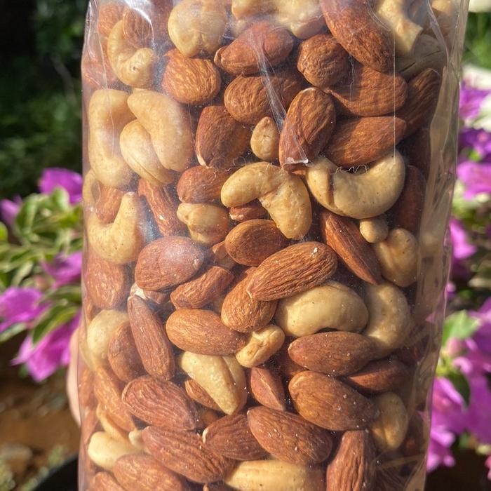 

terbaru !!! mix nuts almond dan kacang mete goreng- kacang mete mix almond food mede snack goreng