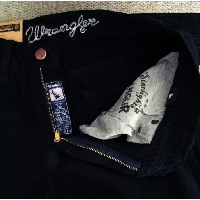 Celana Jeans Pria Wrangler Ukuran 28-38 Warna Garment Store_Tangmo