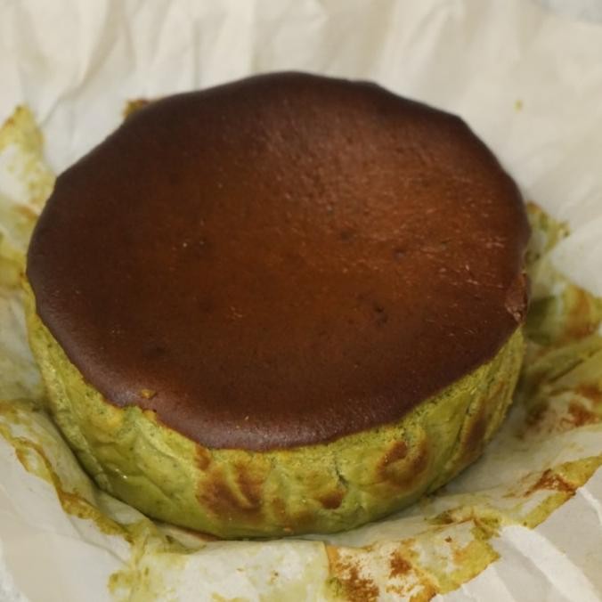 

BIG SALE MATCHA BURNT BASQUE CHEESECAKE - SIZE 16CM !!!!!