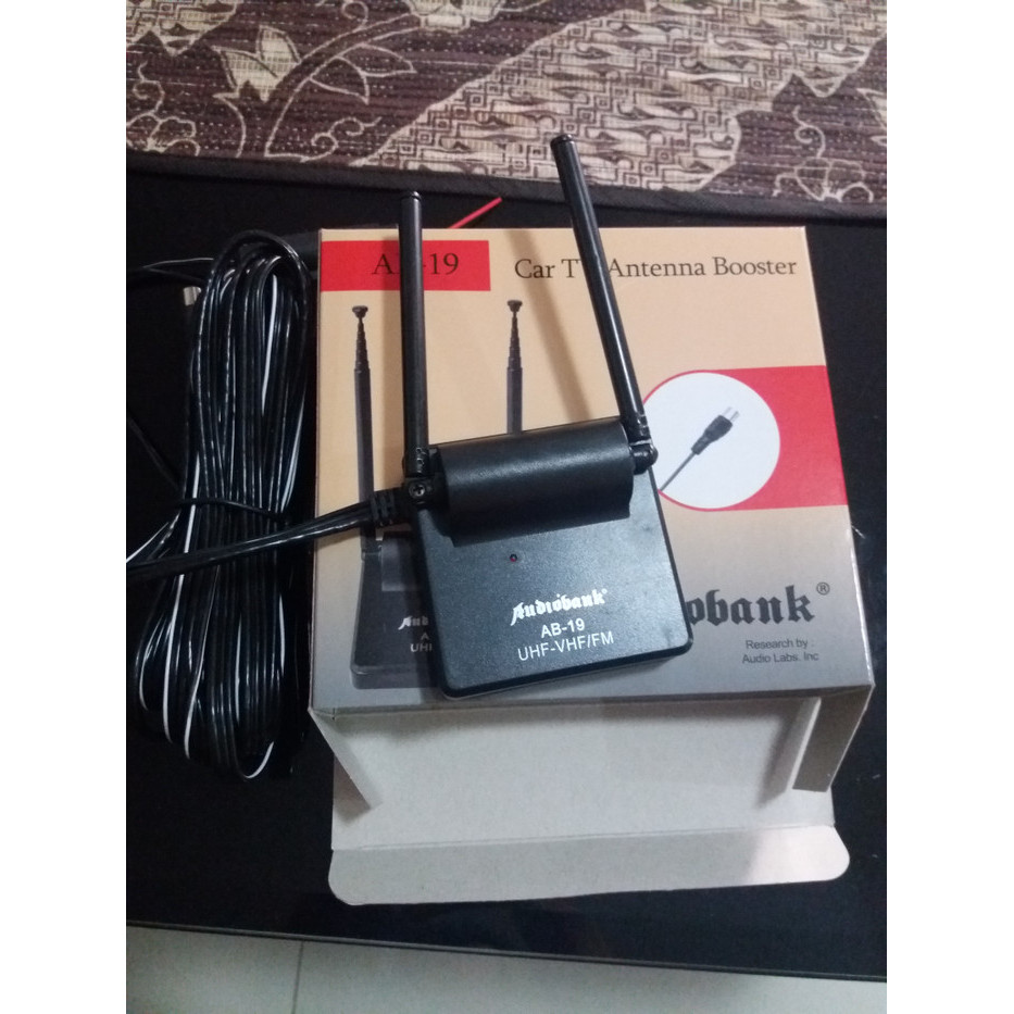 Antena booster Radio dan TV mobil
