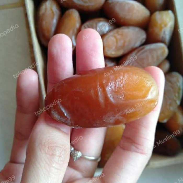 

Kurma muda kuning frozen / Kurma basah libya penyubur kandungan 1kg