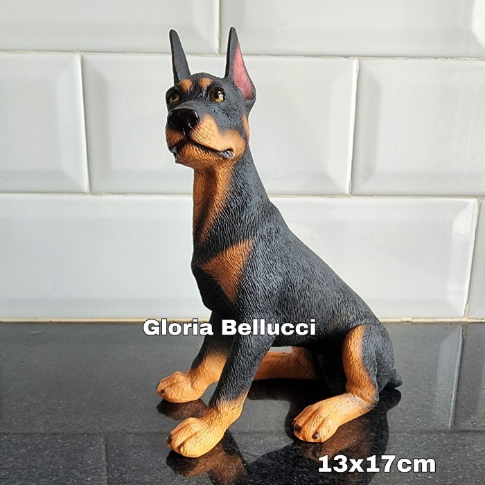 Patung Pajangan Anjing Doberman