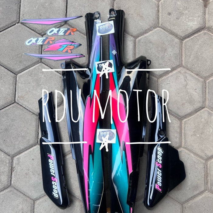 BERMUTU COVER BODY DAN BOX AKI SET STRIPING YAMAHA ALFA KODE 1341