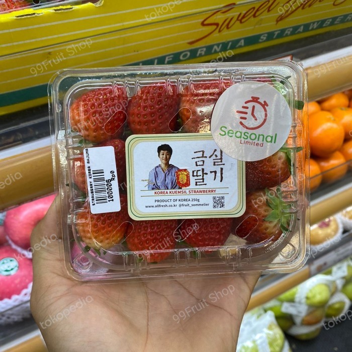 

BUAH STRAWBERRY KOREA RED AHJUMA SUPER SWEET FRESH 250 GRAM