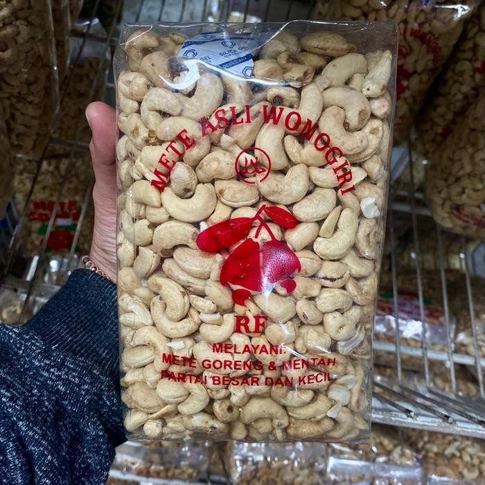 

BARANG TERLARIS Mete Wonogiri mentah 1 kg patahan besar