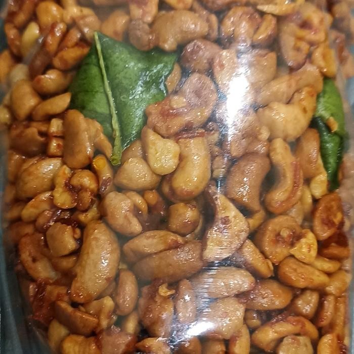 

BARANG TERLARIS mete patahan rasa pedas manis daun jeruk