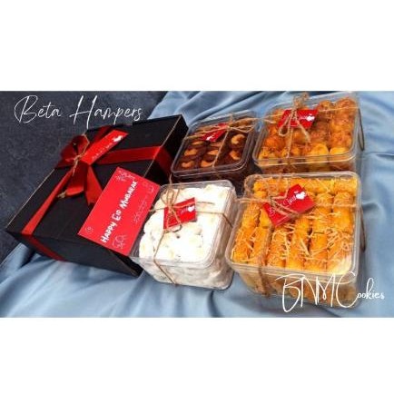 

Grosir [Promo]Hampers Kue Kering Natal 2022 Isi 6 Toples / Paket Kue Kering