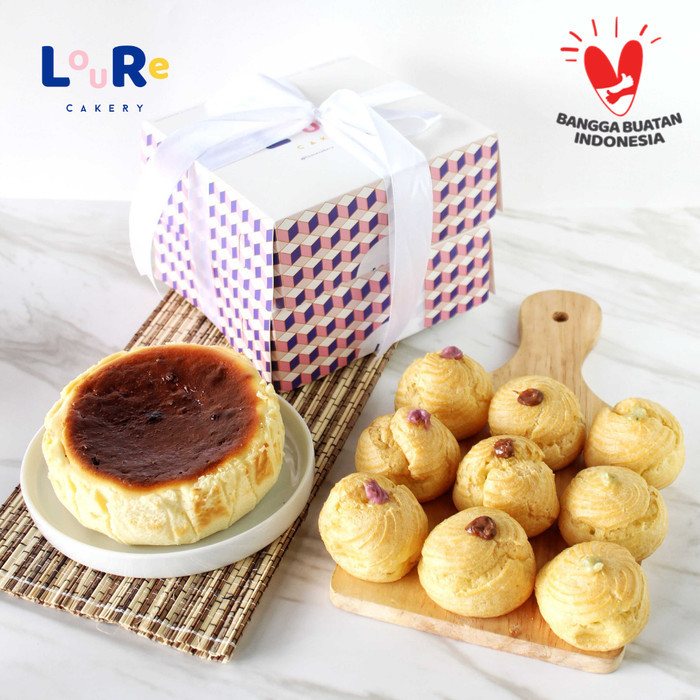 

PROMO !!! SALE TERLARIS LOURE CAKERY - HAMPERS PACKAGE BOX OF 2 CAKES / HAMPERS KUE READY