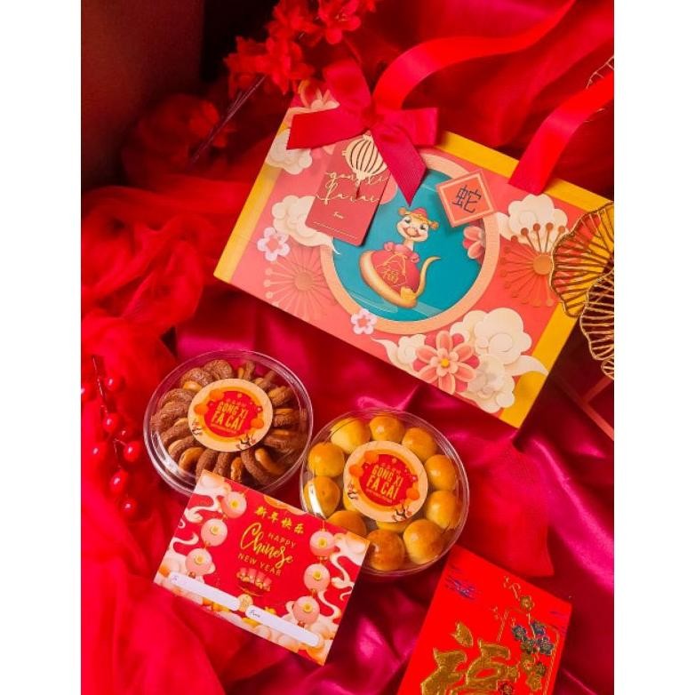

SD83 READY Hampers Imlek & Cap Go Meh Premium Kue Kering - FREE PAPERBAG & CARD | Hampers Chinese New Year - Parsel Sincia CNY Bisa Pilih Nastar, Kue Keranjang , Kastengel, Coklat Mede, Lidah Kucing Premium
