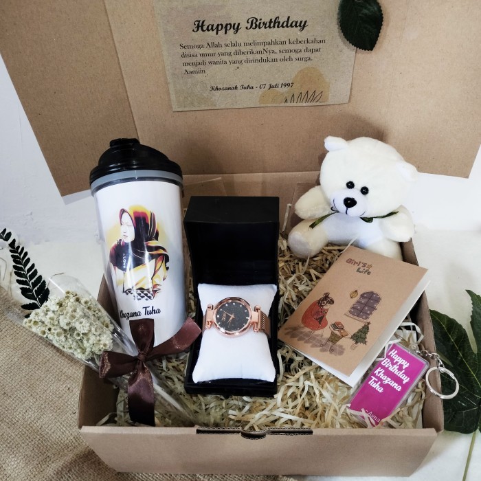 

KADO ULANG TAHUN ANNIVERSARY PACAR WISUDA HAMPERS WANITA CEWEK UNIK