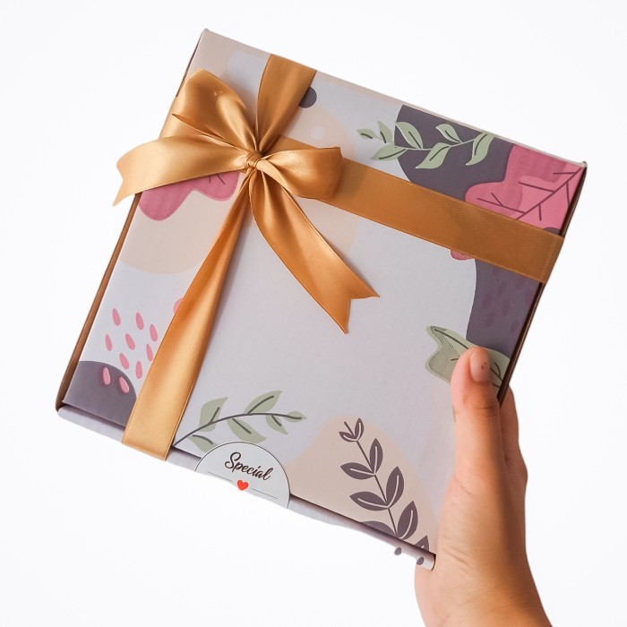 

KADO ULTAH PACAR HADIAH LEBARAN ULTAH PACAR HAMPERA HIJAB GIFT BOX