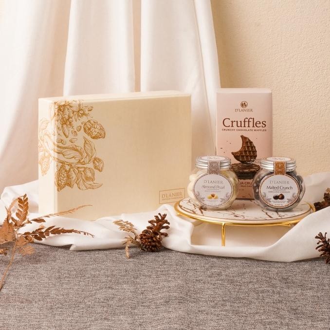 

D'Lanier Universal Hampers