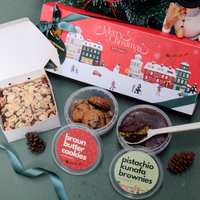 

Gift Hampers Valentine Birthday Graduation Christmas Lebaran Imlek