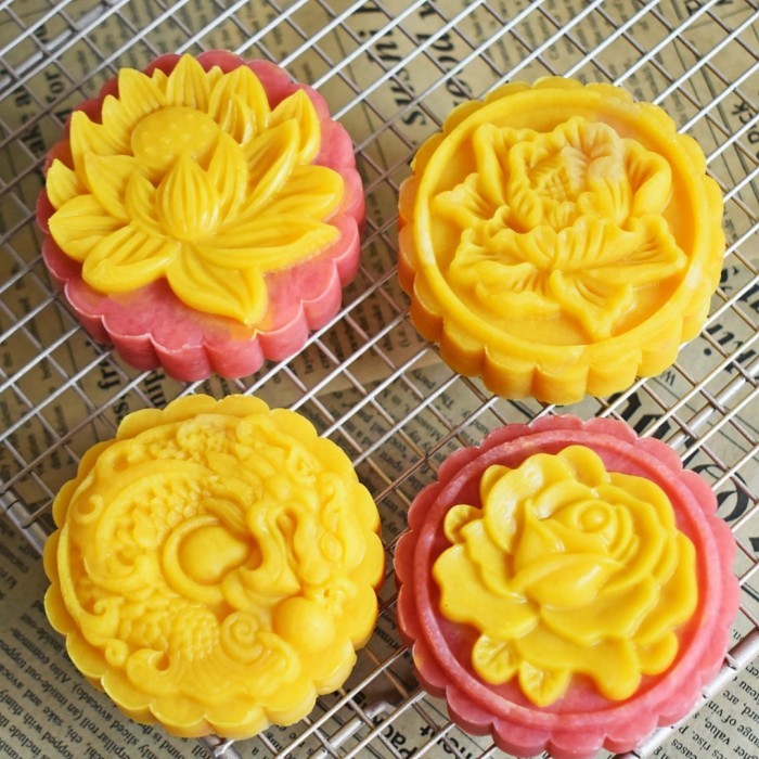 

READY CETAKAN KUE BULAN 125GR MOONCAKE PRESS MOLD MOON CAKE FLOWER ISI 4