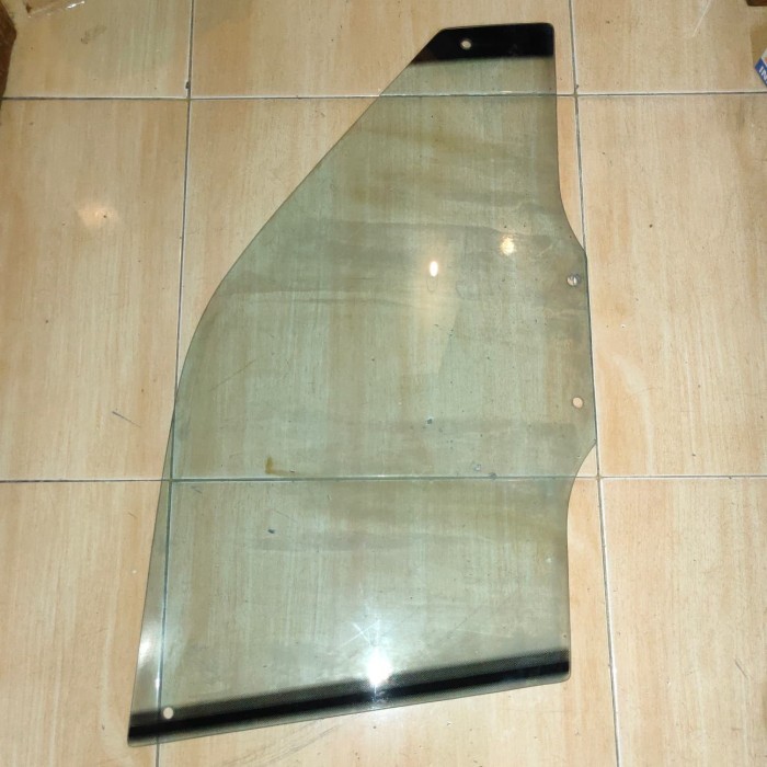 Mazda Genuine Part Kaca Pintu depan kanan Mazda 626 Capella Sedan