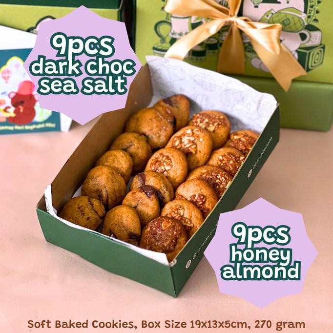 

Star Box 18Pcs | Hampers Ramadan Idul Fitri Lebaran Kue Kering Cookies Original Dan Terpercaya