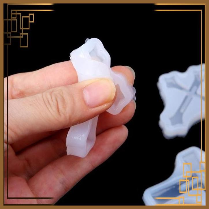 

[WMG] CETAKAN RESIN BAHAN SILIKON BANTUK KALUNG SALIB 5 PCS GANTUNGAN KUNCI