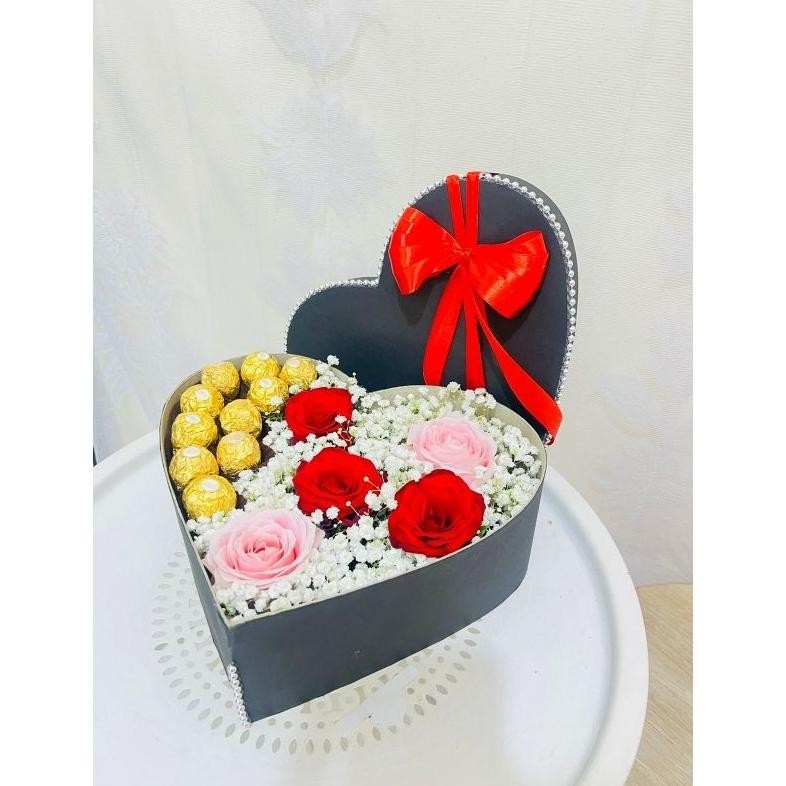 

ORIGINAL Love Box Rose Flower + Ferrero Chocolate / Kotak Mawar + Coklat yt-