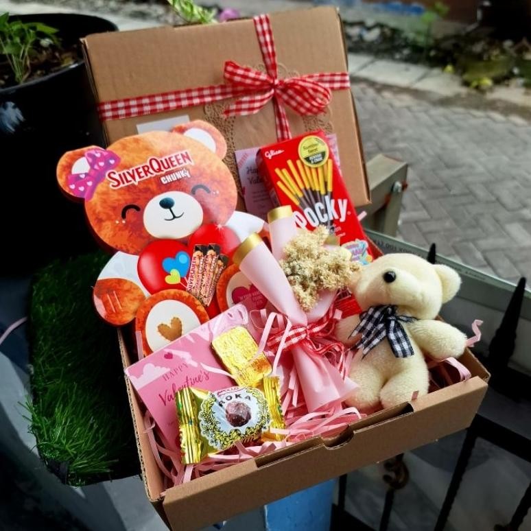 

ORIGINAL Hampers Silverqueen Bear coklat silverqueen hampers valentine kado coklat murah kado coklat spesial kado pacar kado coklat spesial valentine days ad-56