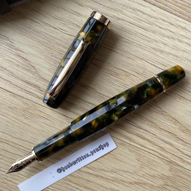 

SCRIBO FEEL OVERSIZE PISTON FILLER FOUNTAIN PEN