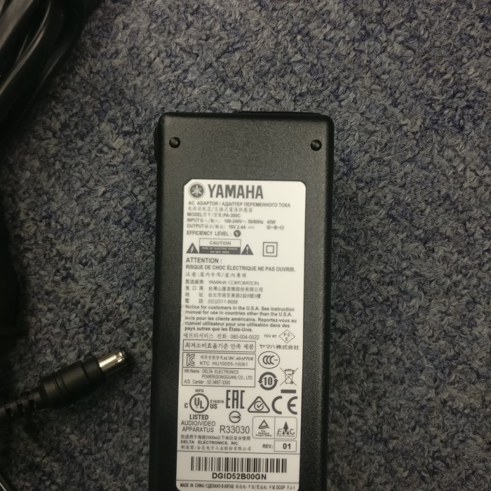 adaptor original yamaha PA300 670/770/970