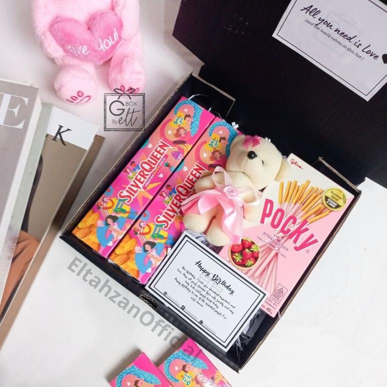 

SALE GIFT BOX CEWEK HAMPERS UALANG TAHUN HAMPERS WISUDA GIFT BOX SNACK SILVERQUEEN HAMPERS COKELAT SILVERQUEEN HADIAH HARI SPECIAL GIFT BOX SPECIAL DAY is-23