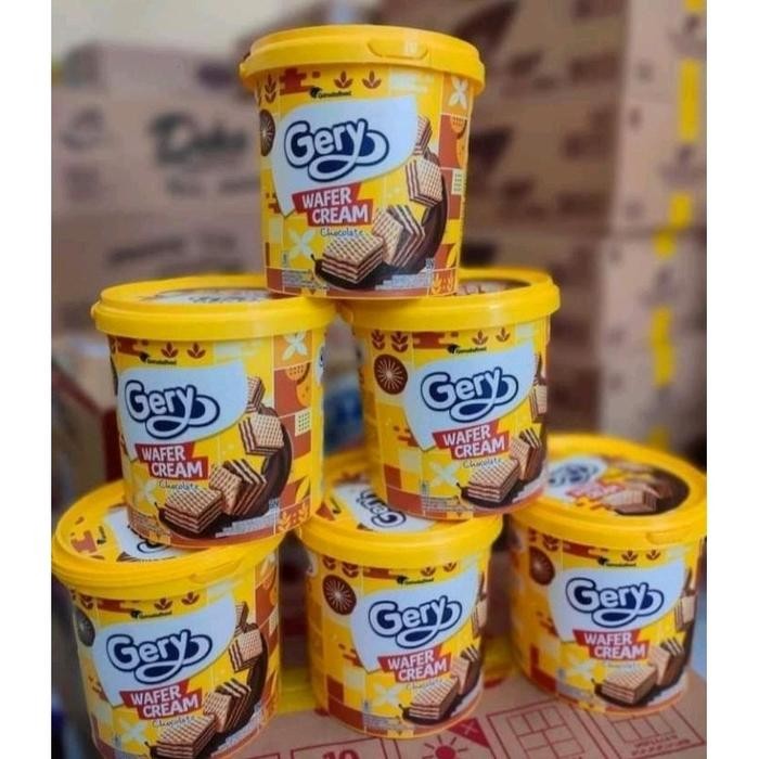 

Promo! 1 Dus Gery Wafer Cream Chocolate Ember 250gr Isi 6 Jar - Cookies & Food