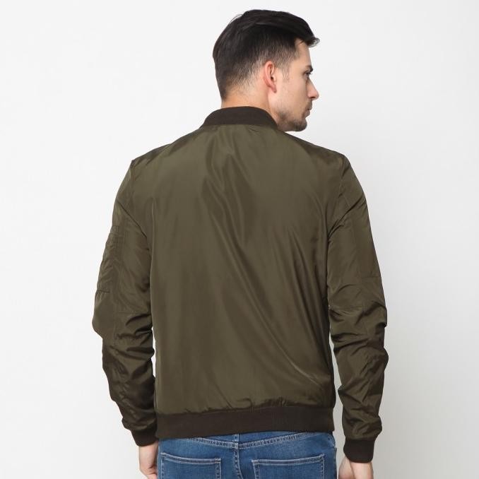 Emba Classic - Jaket Bomber Pria Regular Fit Material Nylon - Bertucio