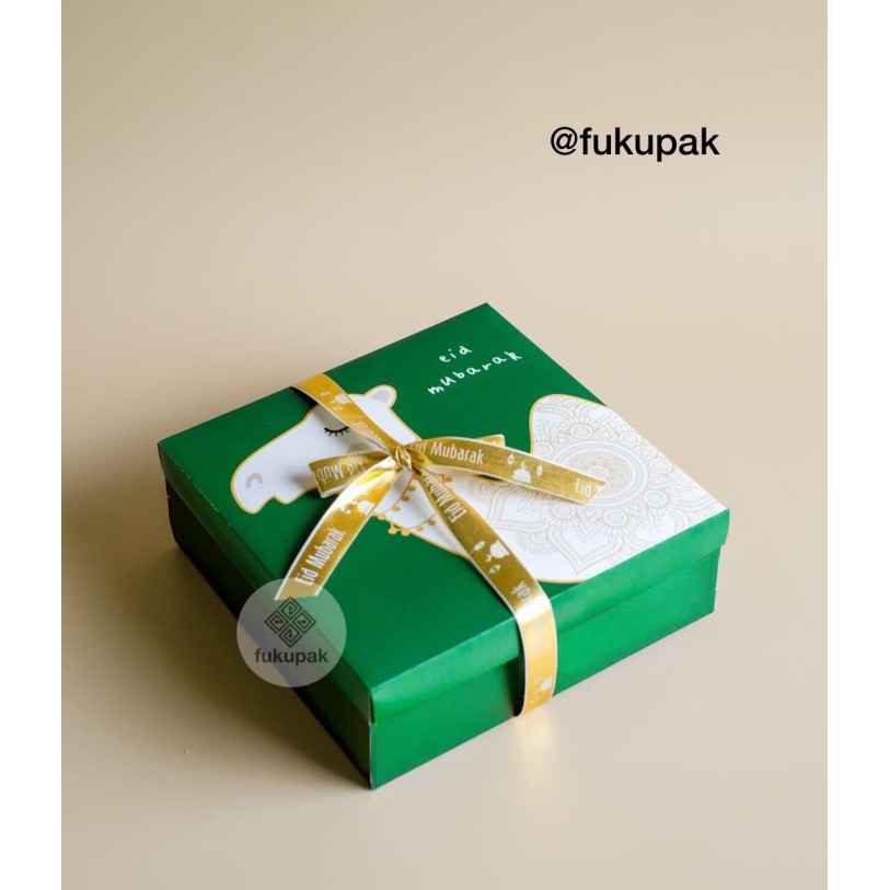 

Box Idul Fitri 18X18 (10Pcs) Kotak Toples Hamper Lebaran Cake Kuker