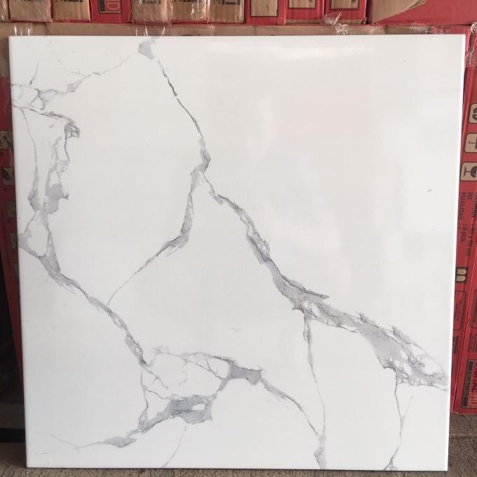 keramik 50x50 lantai carrara kilap putih motif marmer ikad kw1 11165 GOL