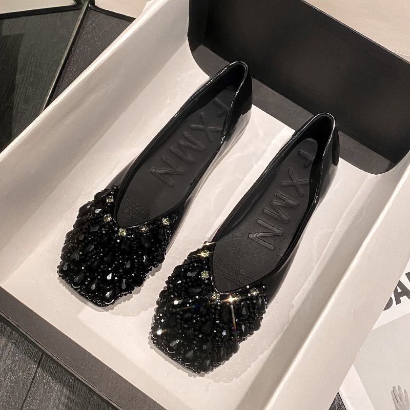 Sepatu Wanita Gaya Prancis Ujung Persegi Berlian Palsu Sepatu Tunggal Baru Flat Kulit Lembut Loafer 