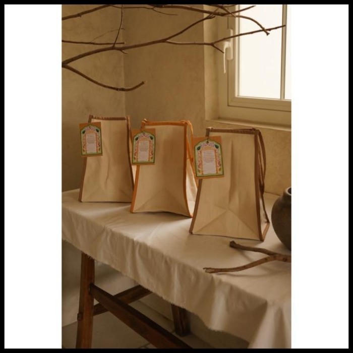 

New! Terbaru Batur - Hampers Eid Mubarak/Parcel Lebaran/Hampers Lebaran/Idul Fitri Original - MUSTARD Lebaran