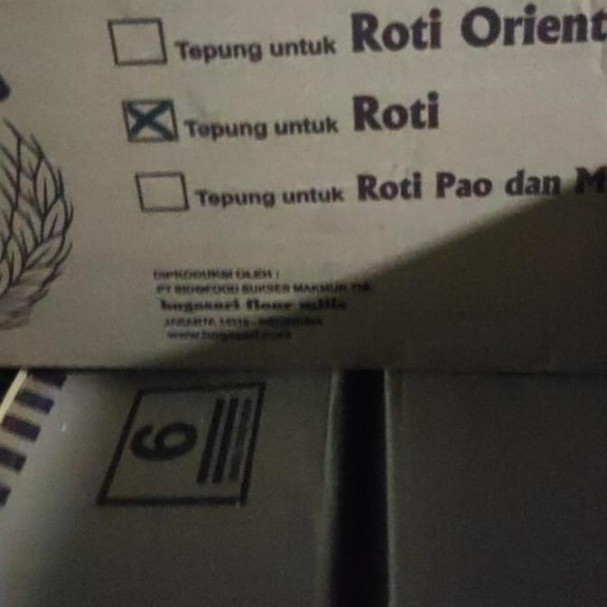 

BARANG TERLARIS 1dus isi 6pcs Tepung Terigu Cakra Kembar Emas Bogasari (Roti) @5kg