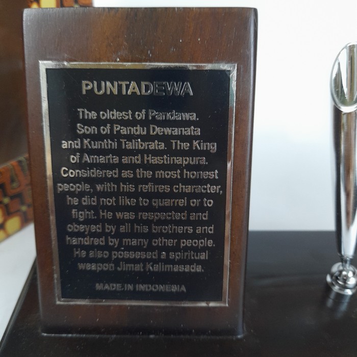 

TEMPAT PULPEN /TEMPAT PULPEN MEJA /HOLDER/MOTIF WAYANG WERKUDARA