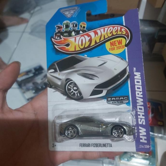 HOT WHEELS 2013 HW SHOWROOM FERRARI F12BERLINETTA ZAMAC